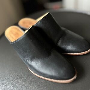 Madewell Black Leather Mules with Rounded Toe